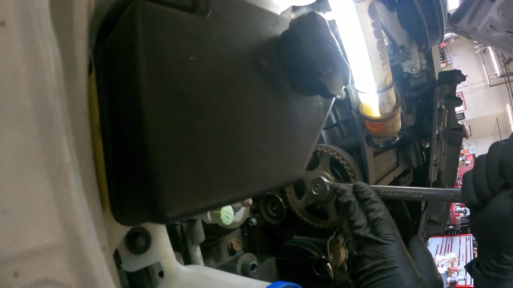 Step 13: Turn the connected timing drive and inspect sprocket positions