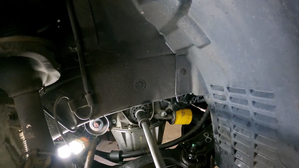 The crankshaft socket drive remained in place for about 18 seconds with no work occurring. It was then withdrawn, follow